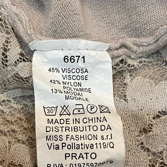 Beautiful beige long sleeve shirt with lace back - Picture 9 of 9